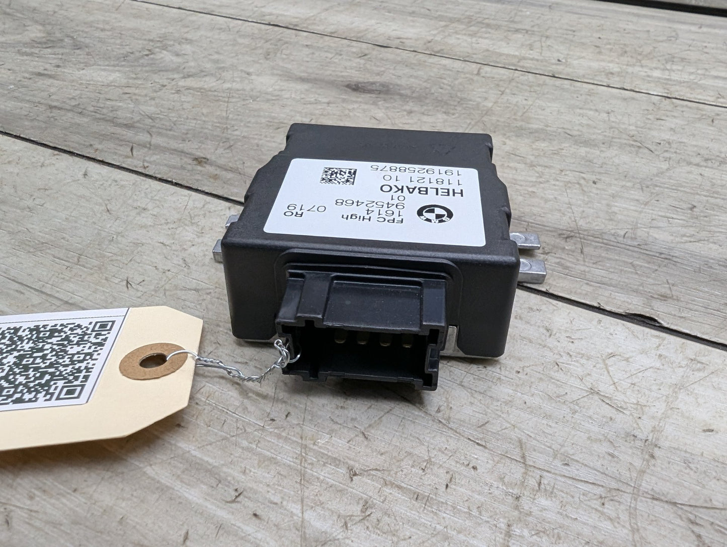17-24 OEM BMW G01 G05 G12 G20 G22 G42 G30 G80 G82 Fuel Pump Control Module Unit
