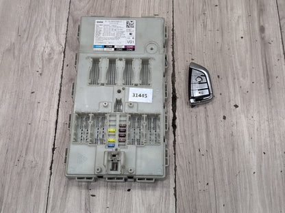 2016-2022 BMW 750i G12 Bdc Body Domain Fem Control Module w/ Key 8800386 OEM