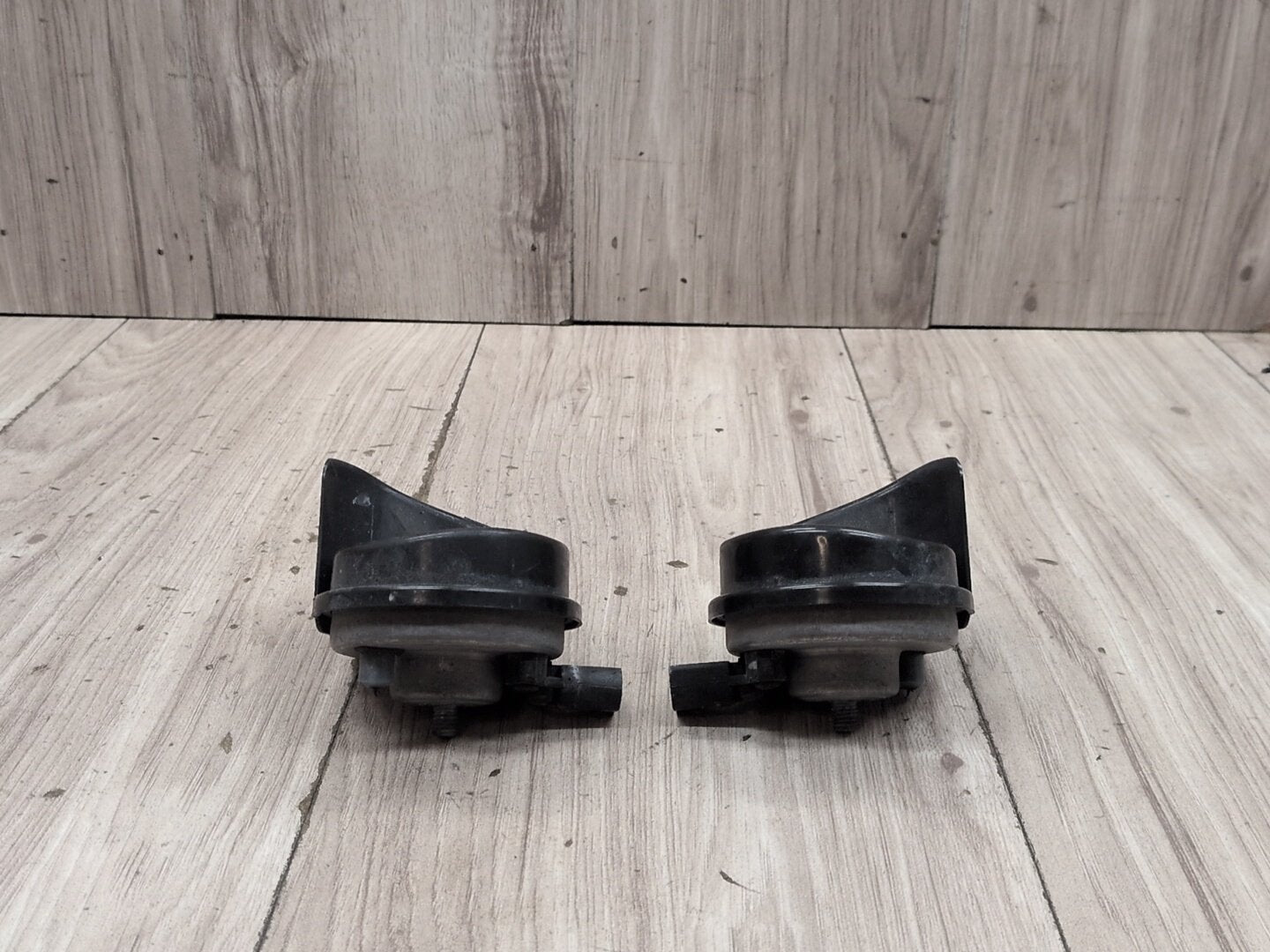 2012-2018 BMW M6 F06 Alarm Horns SET 7284482