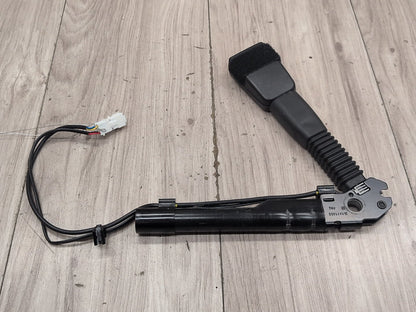 OEM BMW F30 F32 F36 F80 F82 F87 Front Right Passenger Seat Belt Buckle Tensioner