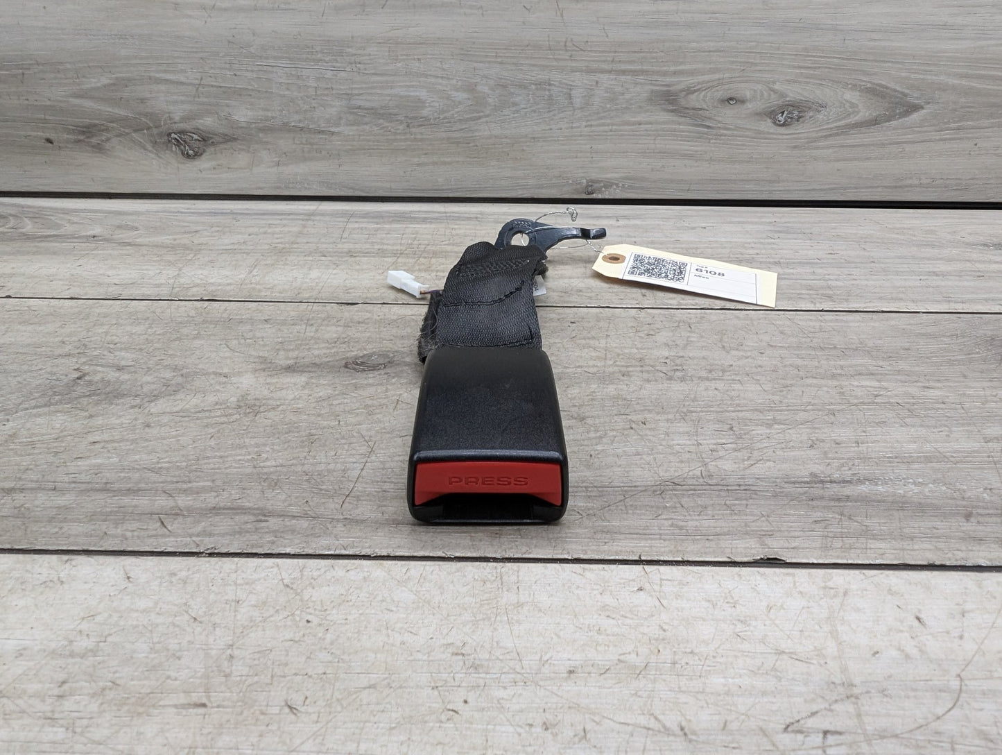 OEM BMW F90 M5 G30 530 540 M550 Rear Center Middle Seatbelt Seat Belt Buckle