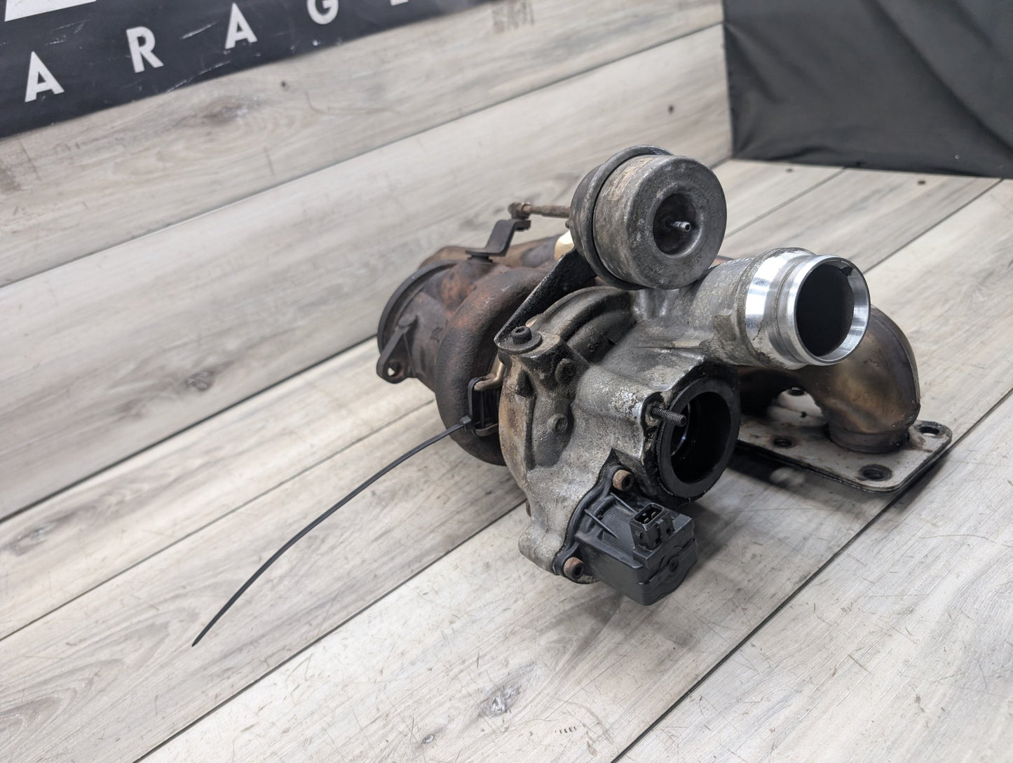 OEM BMW F06 F10 F12 F13 535 640 PWG Engine Motor Turbo Charger w/ Manifold 7583908