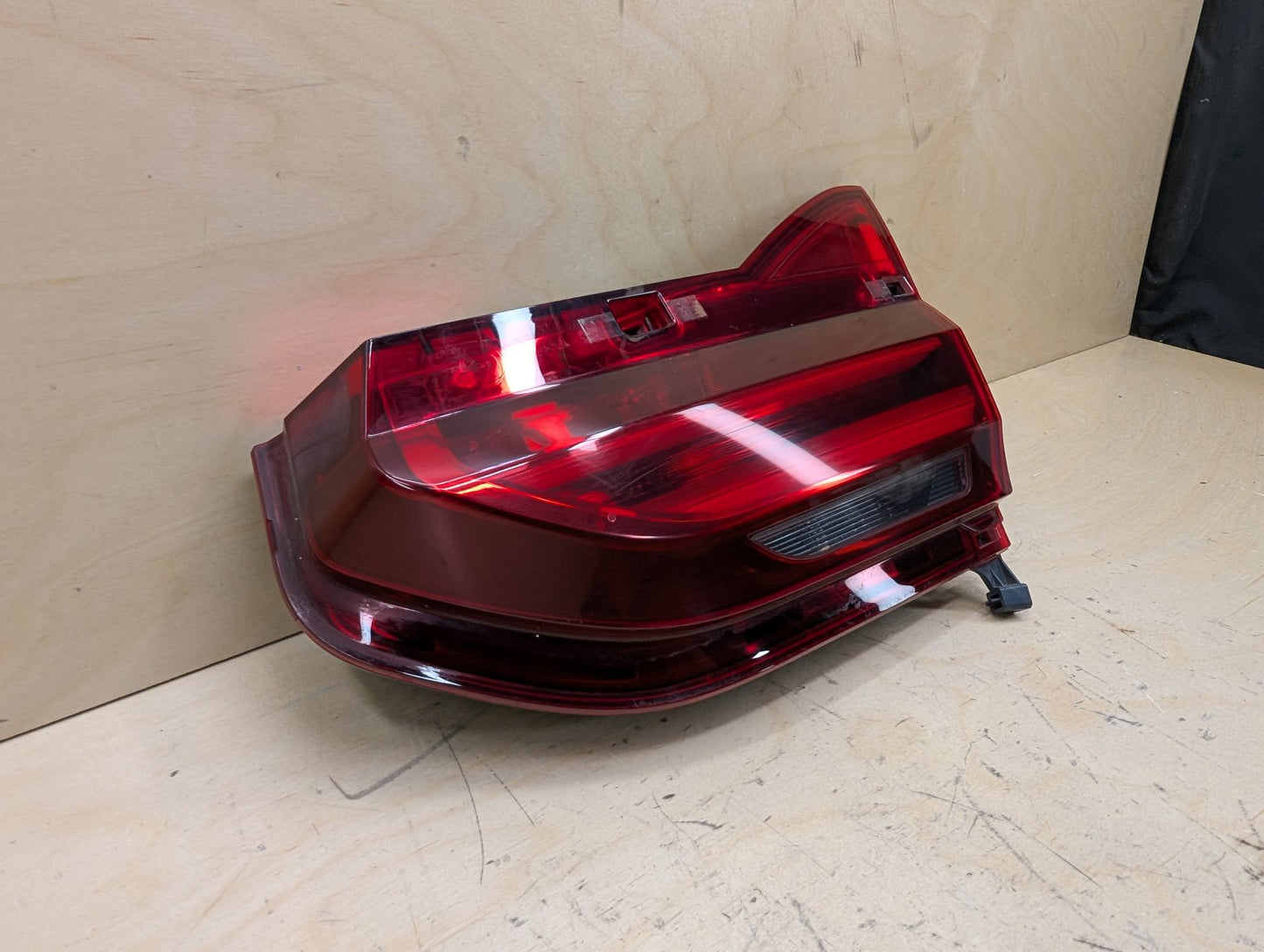 16-19 OEM BMW G11 G12 740 750 Rear Right Passenger Trunk Inner Stop Tail Light