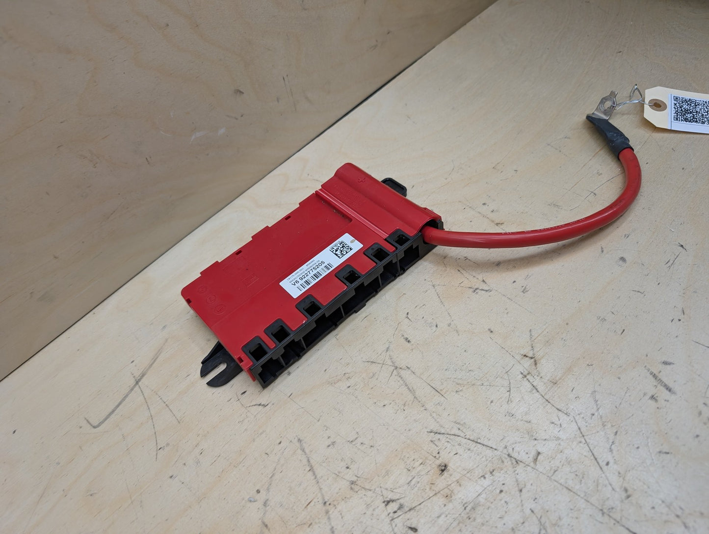 OEM BMW F22 F30 F32 F36 F80 F82 Positive Battery Distributor B+ Power Fuse Box