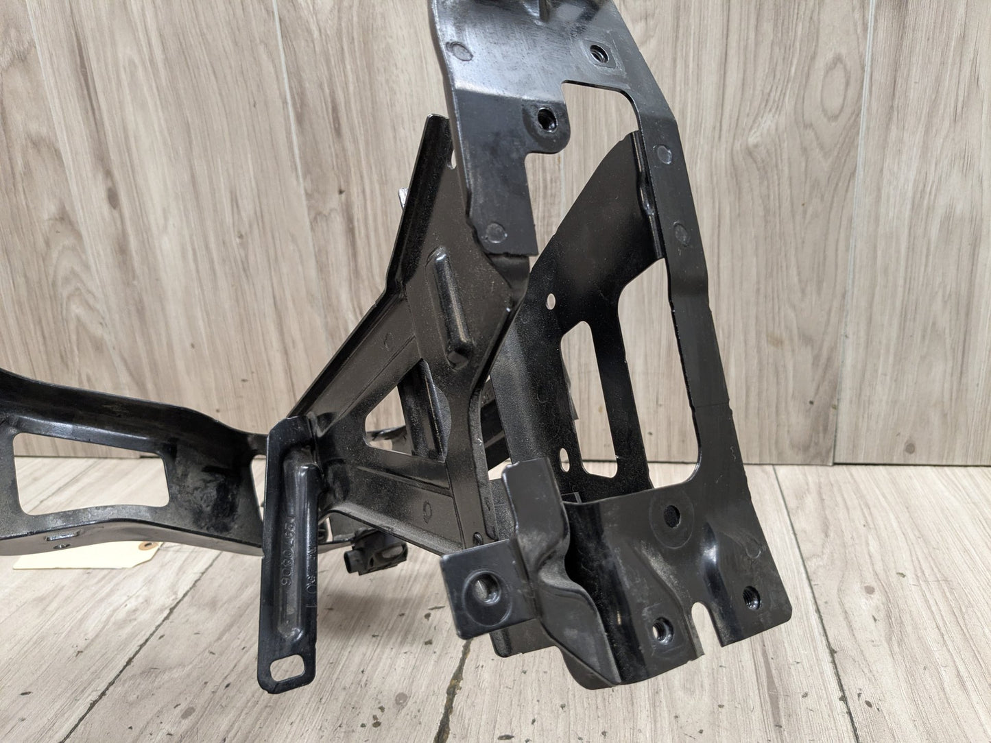 2019 BMW X3 G01 Right Passenger Headlight Bracket 7400114