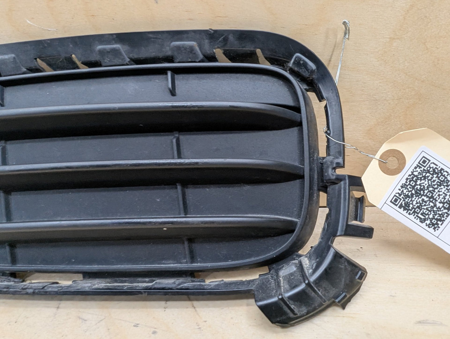 2011-2016 BMW X3 F25 Front Left Driver Bumper Cover Grille 7338513