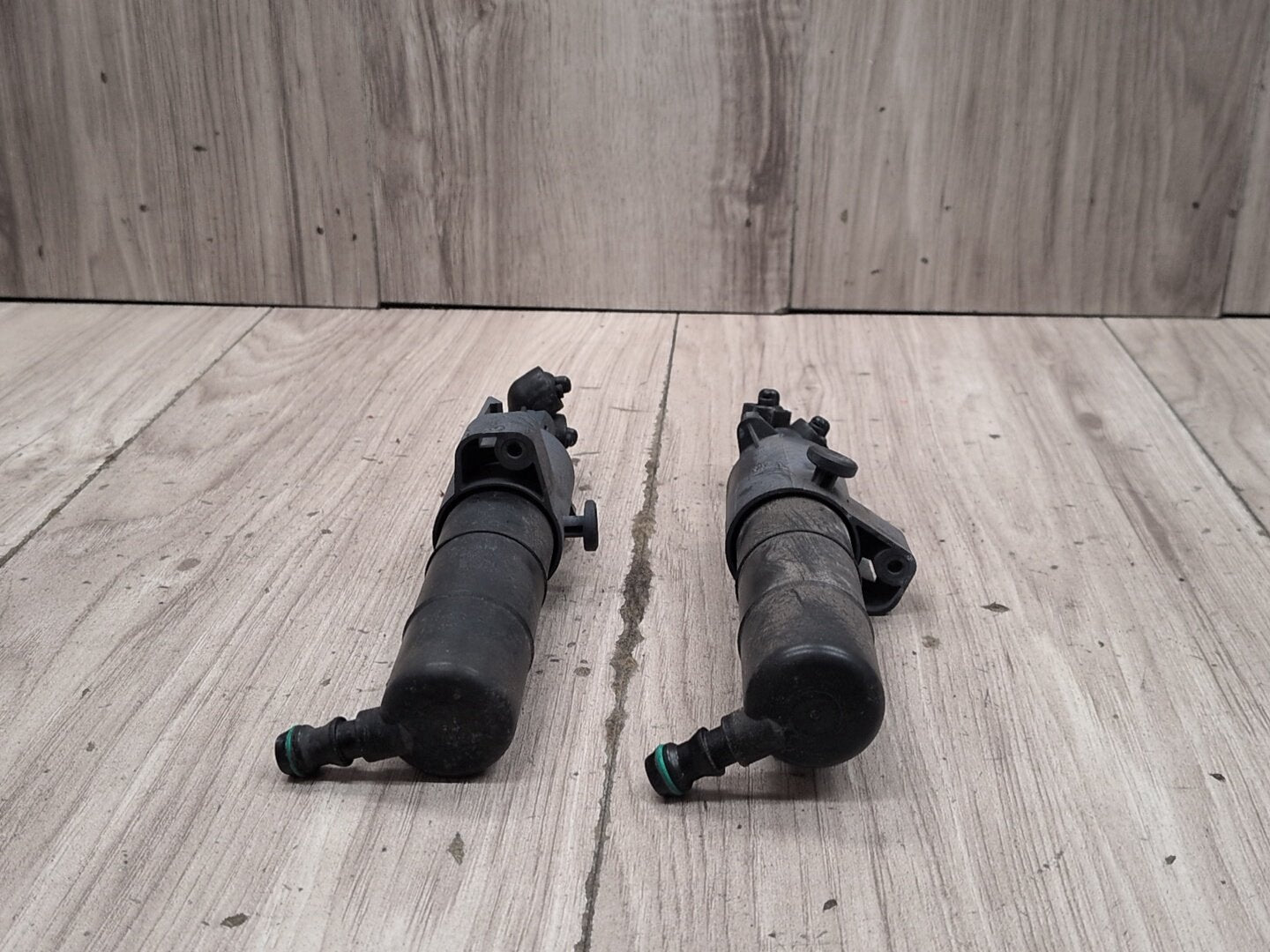 2009-2012 Mercedes-Benz E550 W212 Front Left Right Bumper Headlight Washer Nozzles SET A2128600147 OEM