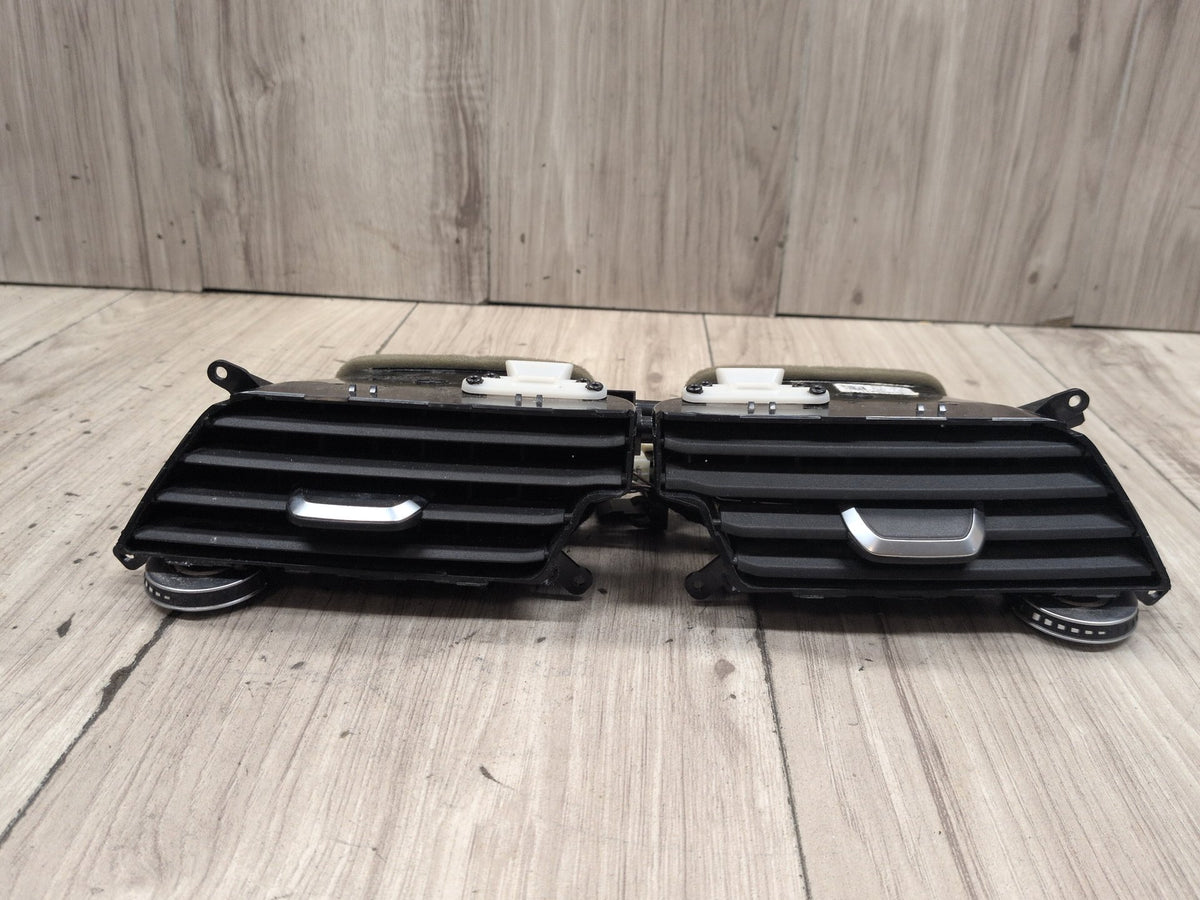 16-22 OEM BMW G11 G12 740 750 M760 Dash Center AC Air Vent Grille