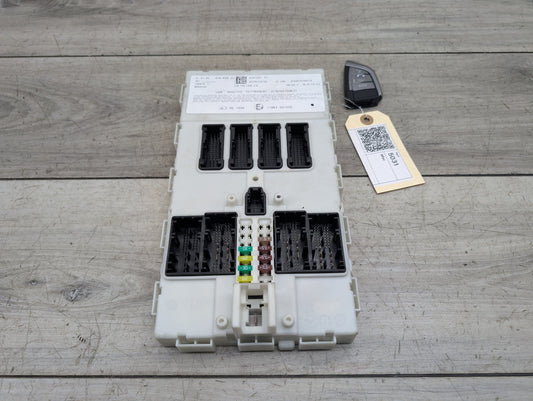 2014 - 2019 BMW 340 F34 Bdc Body Domain Fem Control Module w/ Key 8781423 B58B30M0