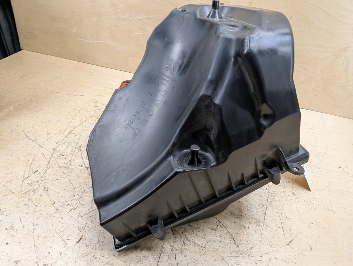 OEM BMW G05 G12 G30 540 740 Air Box Filter Cleaner Intake Resonator Muffler B58
