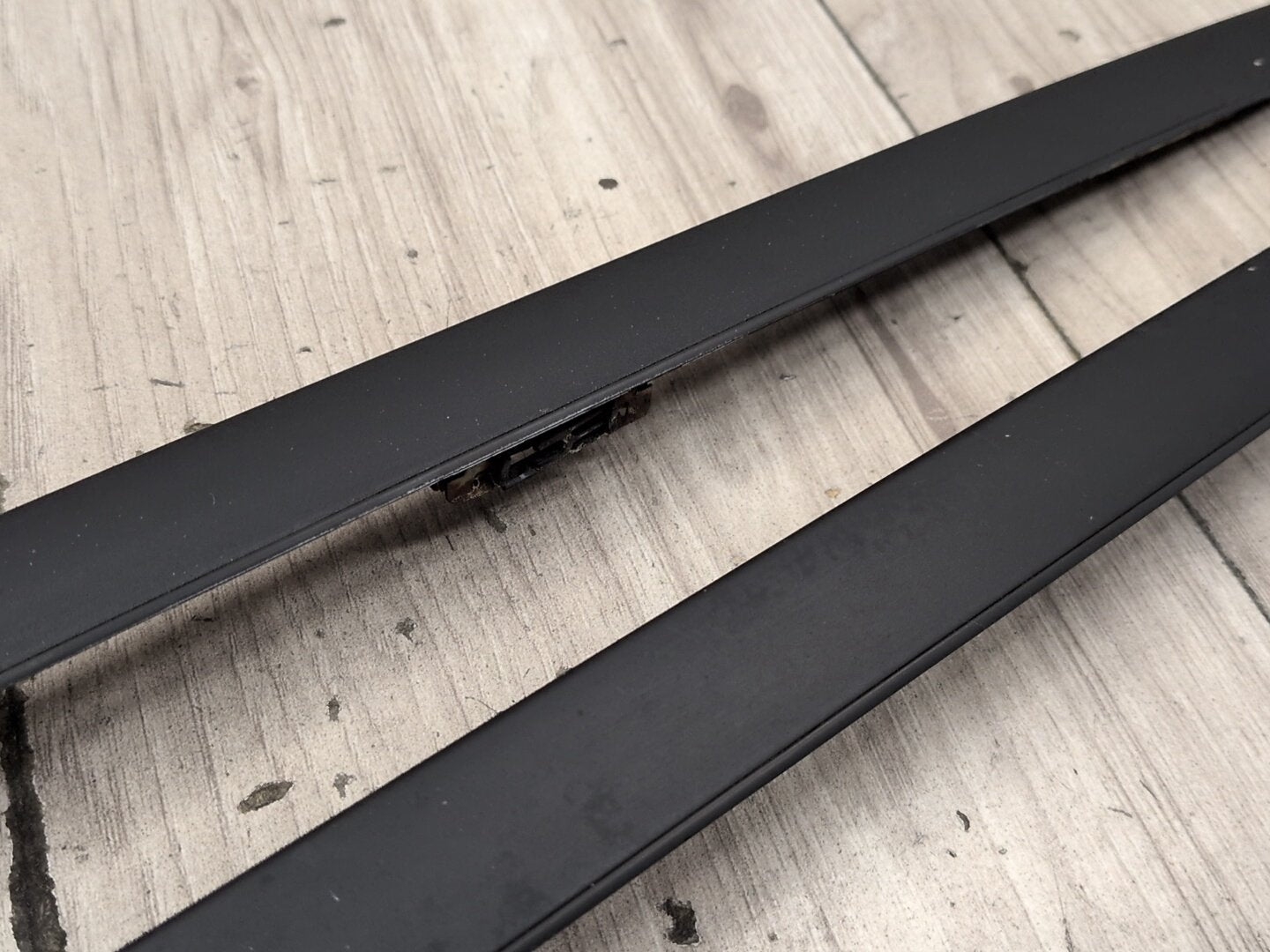 2008-2010 BMW 535i E60 Front Left Right Side Windshield Drip Trim Molding SET 7045448