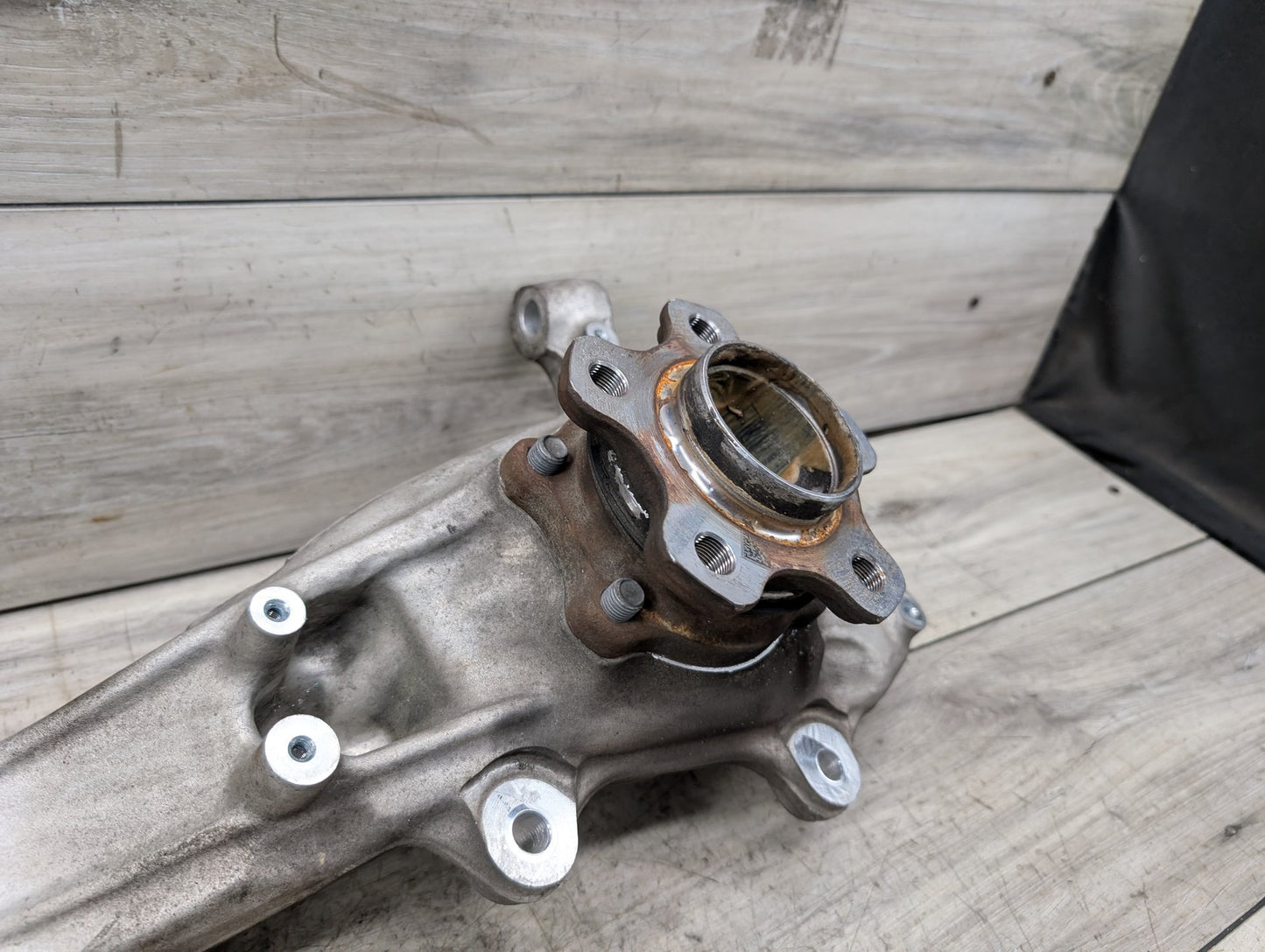2019-2026 BMW X5 G05 Front Right Passenger Spindle Knuckle w/ Bearing 6876656
