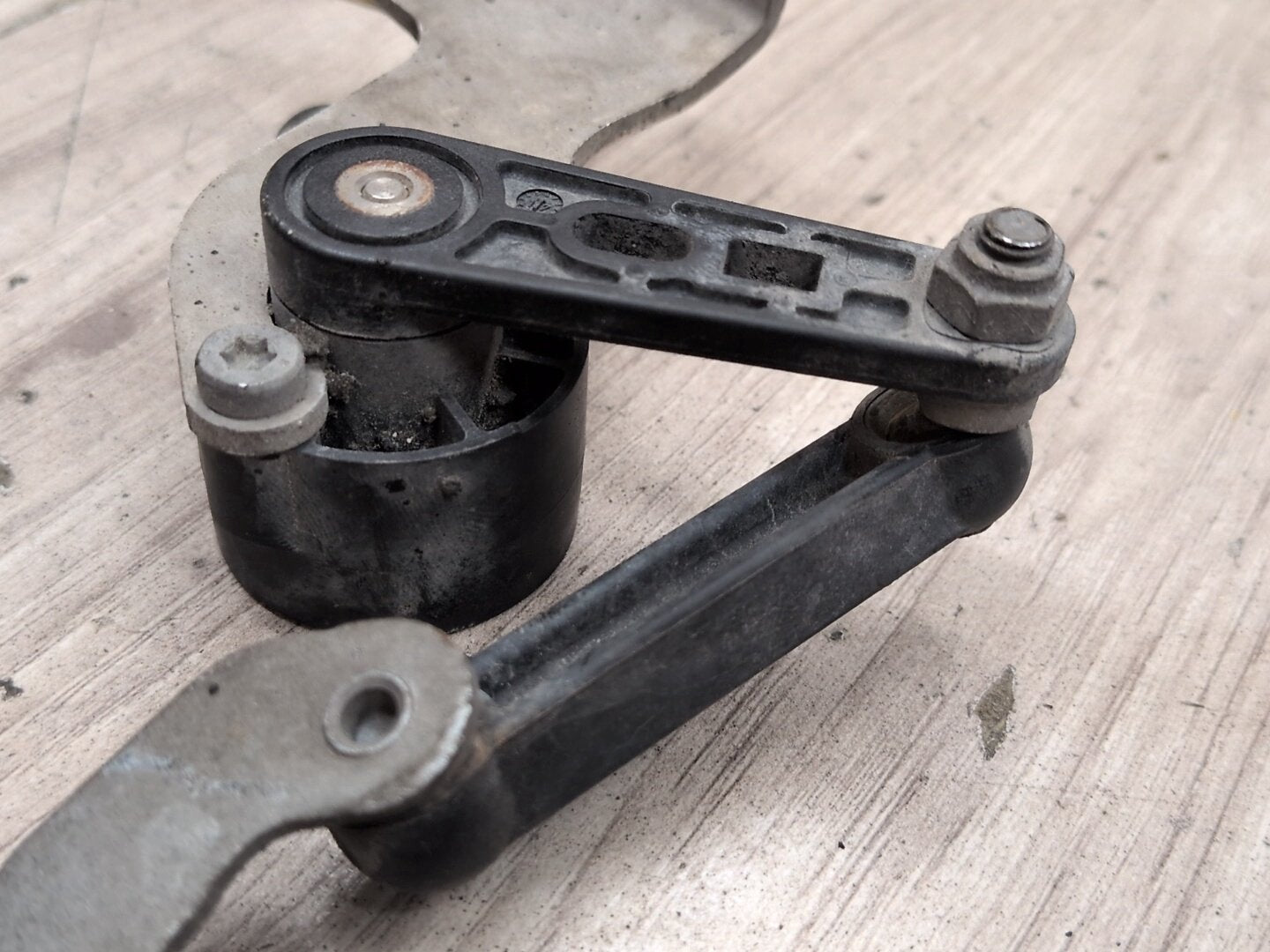 OEM BMW F30 F80 G20 G30 M3 Front Rear Left Right Suspension Height Level Sensor