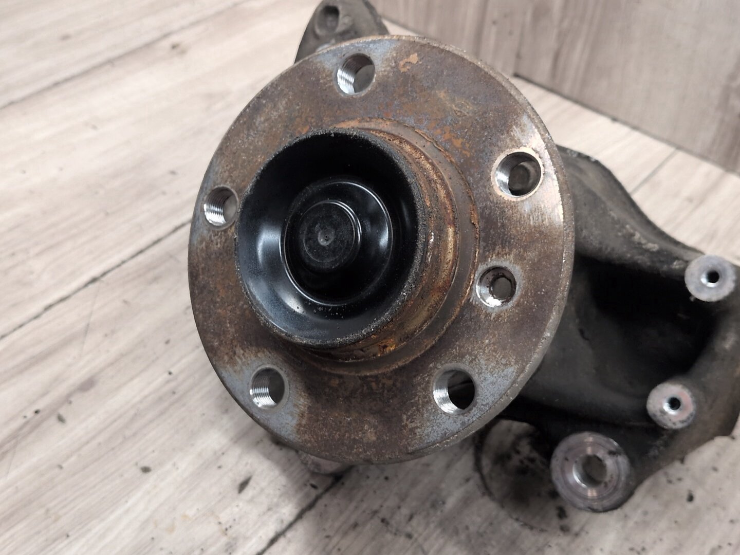2012-2018 BMW 335i F30 Front Left Driver Spindle Knuckle w/ Bearing 6792287