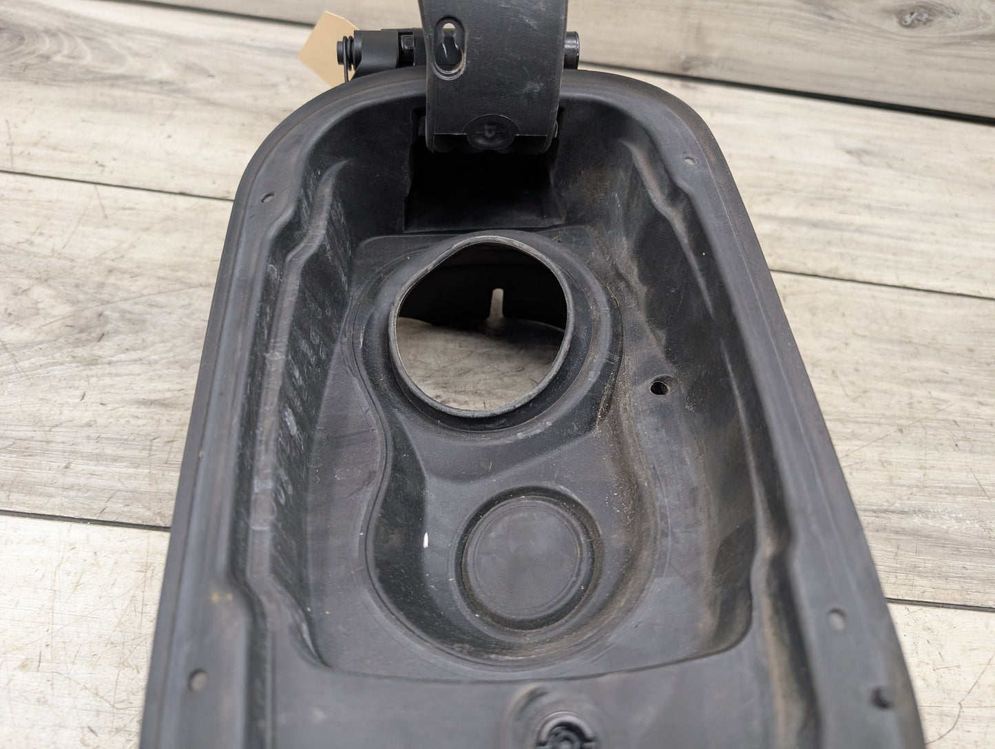 18-24 OEM BMW G01 F97 X3 X3M Rear Fuel Gas Tank Flap Lid Cover Pot Assembly