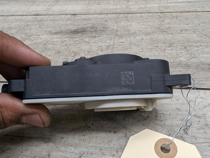 OEM BMW G05 G07 G12 G20 330 M340 X5 X7 Front Upper Grille Shutter Motor Actuator