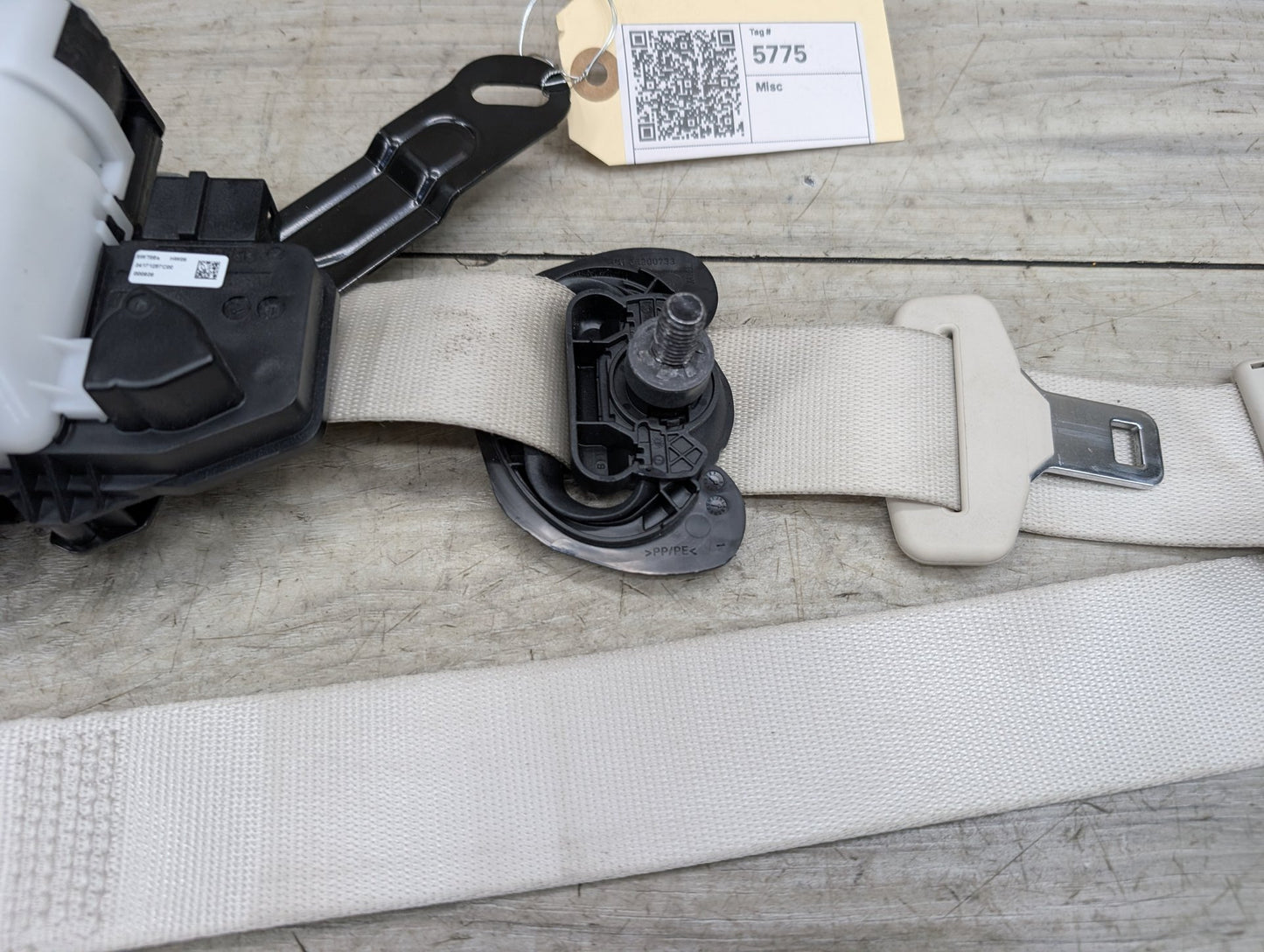 2016-2018 BMW 750Li G12 Front Right Passenger Seatbelt Seat Belt Retractor 7402436
