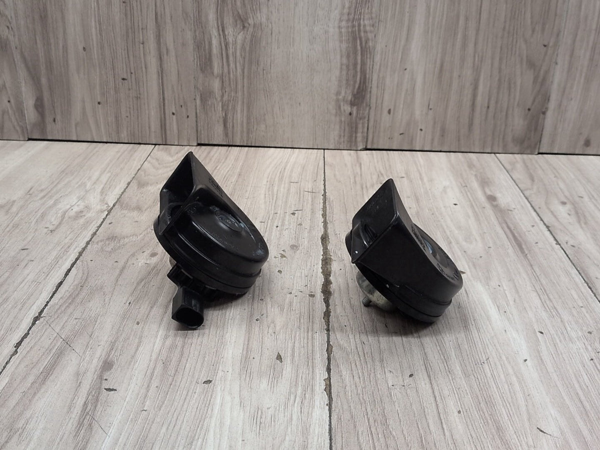 2019-2026 BMW M340i G20 Alarm Horns SET 7492206 OEM