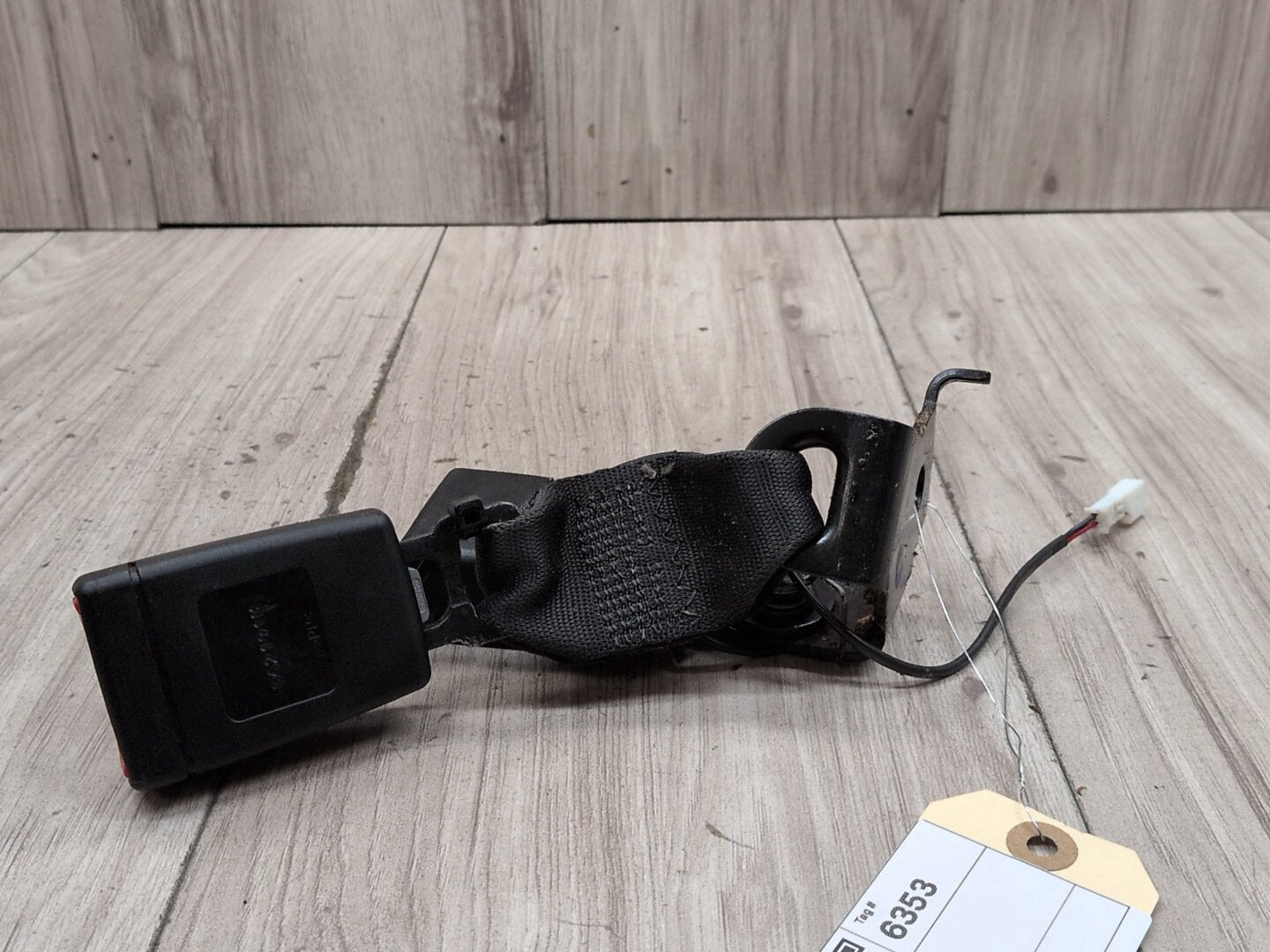 2018-2024 BMW X3 G01 Front Left Driver Seatbelt Seat Belt Buckle 7414288