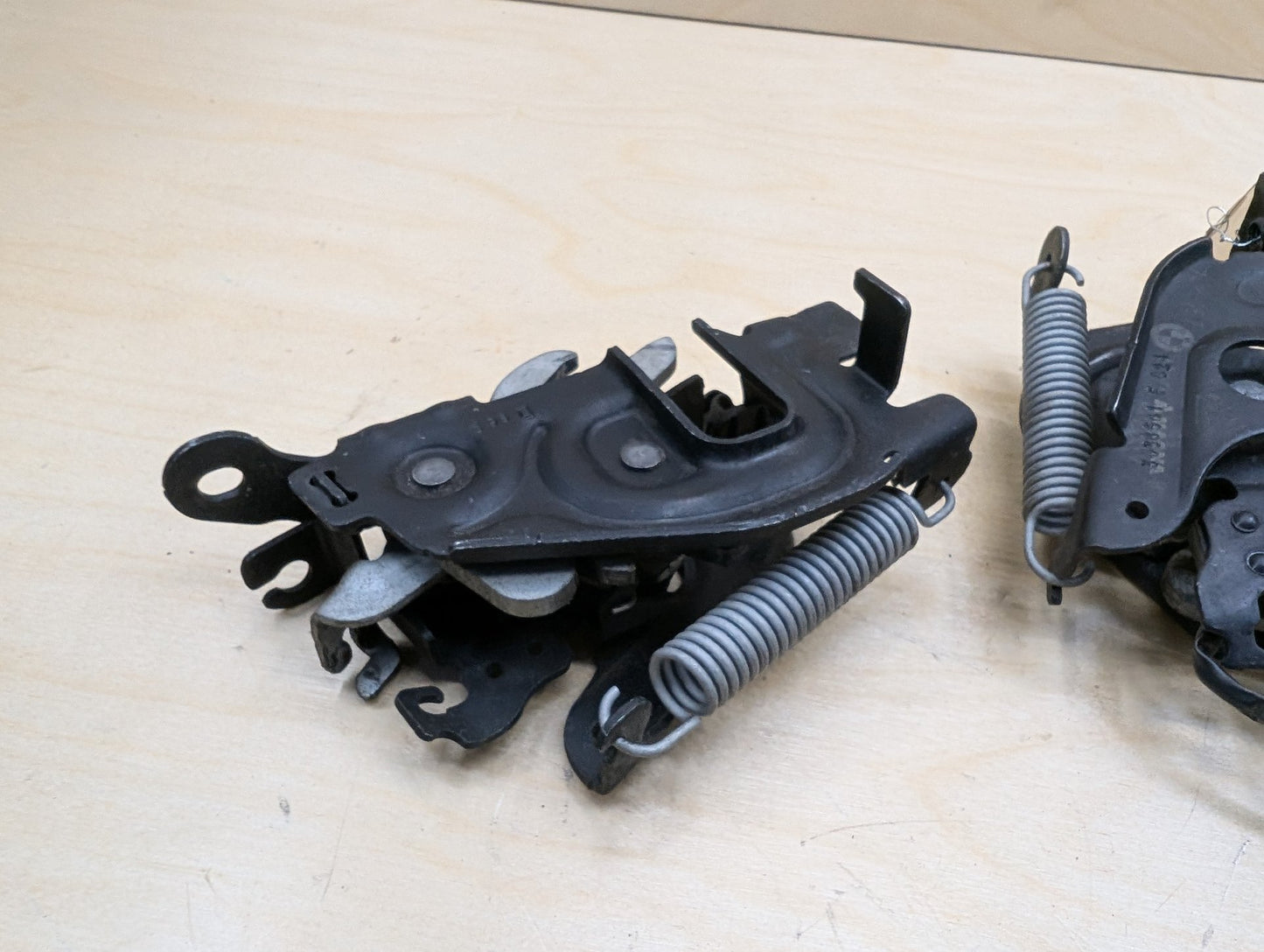 OEM BMW G11 G12 G15 G30 G90 M5 M8 Hood Left Right Hood Lock Latch w/ Cable SET