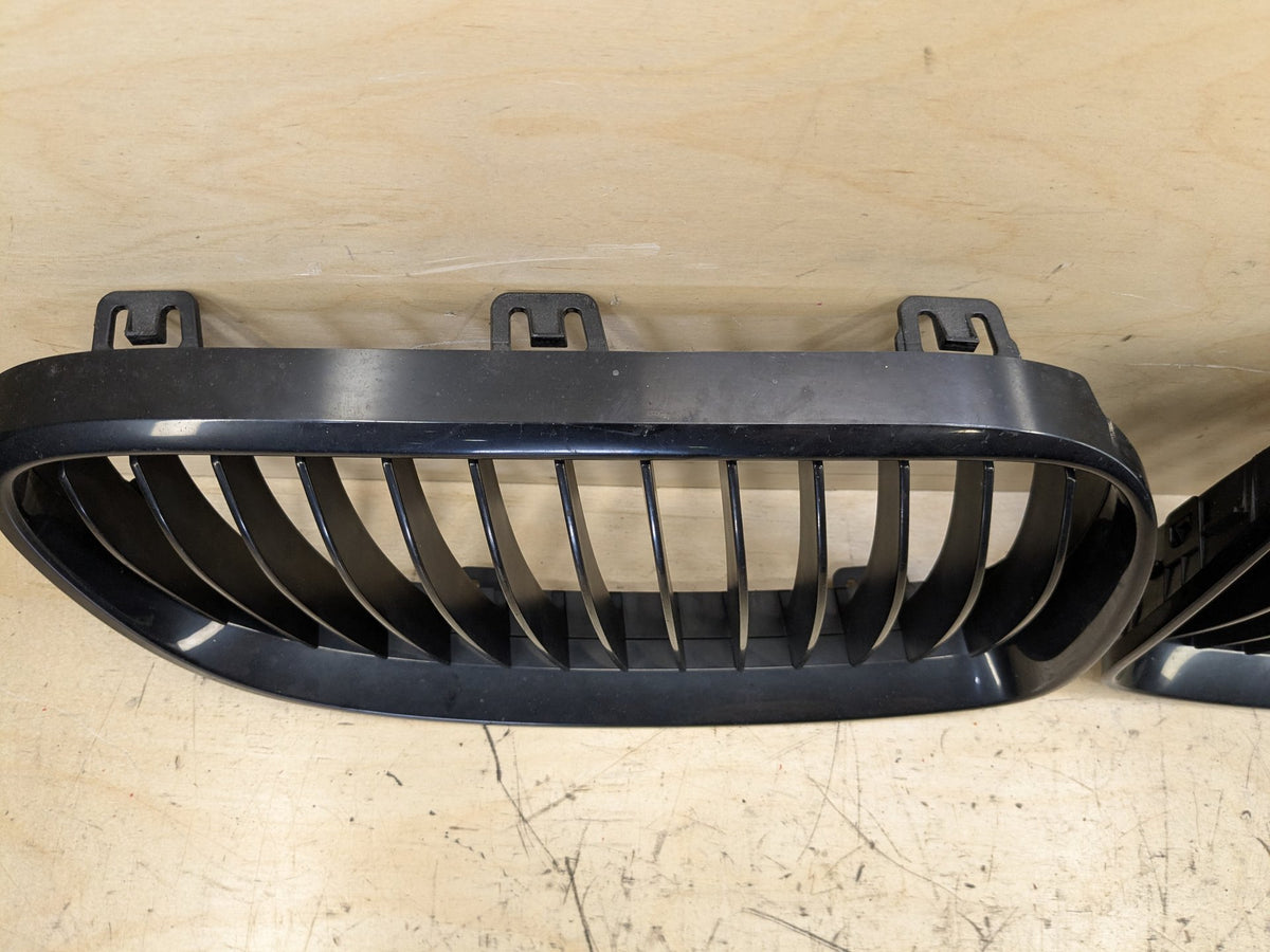 2007-2013 BMW 328i E92 Upper Bumper Cover Kidney Grilles SET 7254969 OEM