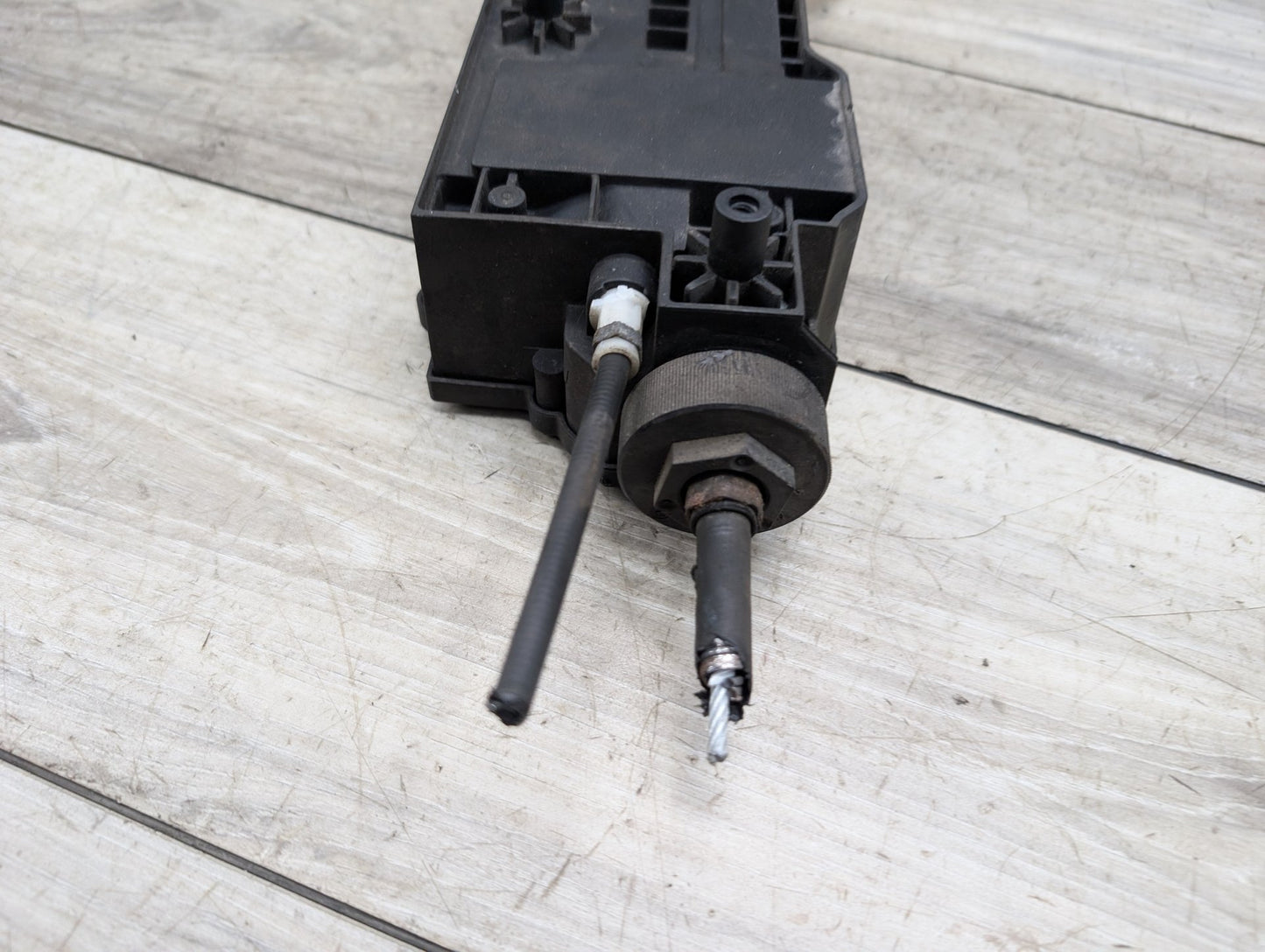 2007-2013 BMW X5 E70 Electric Emergency Parking Brake Module 6850289