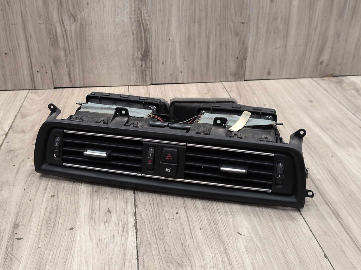 2012-2018 BMW M6 F06 Dashboard Dash Board Middle Center Air Vent 9197486