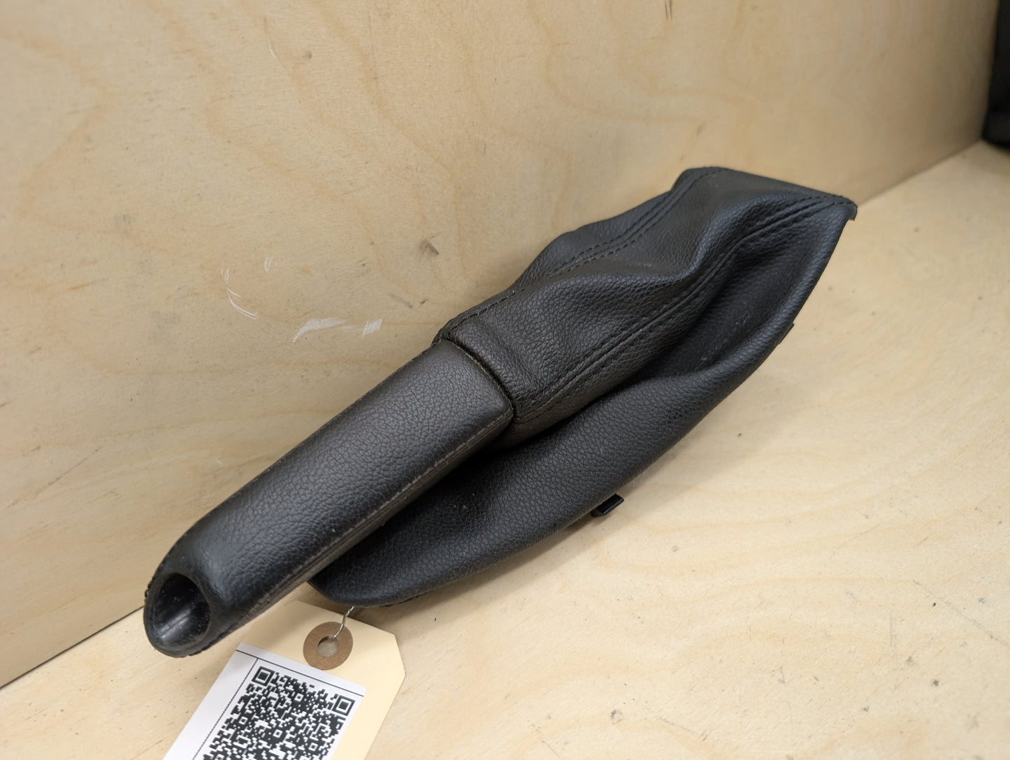 06-13 OEM BMW E90 E92 E93 335 Boot Hand Brake Handle Black