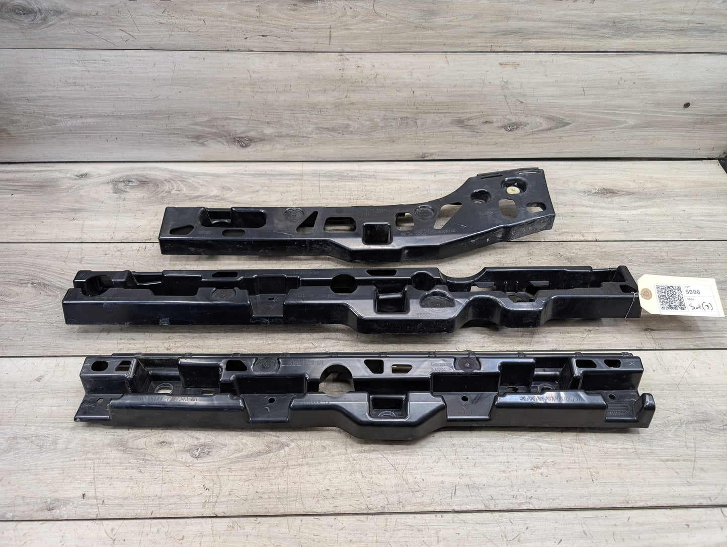 2016-2022 BMW 750Li G12 Left Driver Side Skirt Rocker Panel Brackets SET 7387347