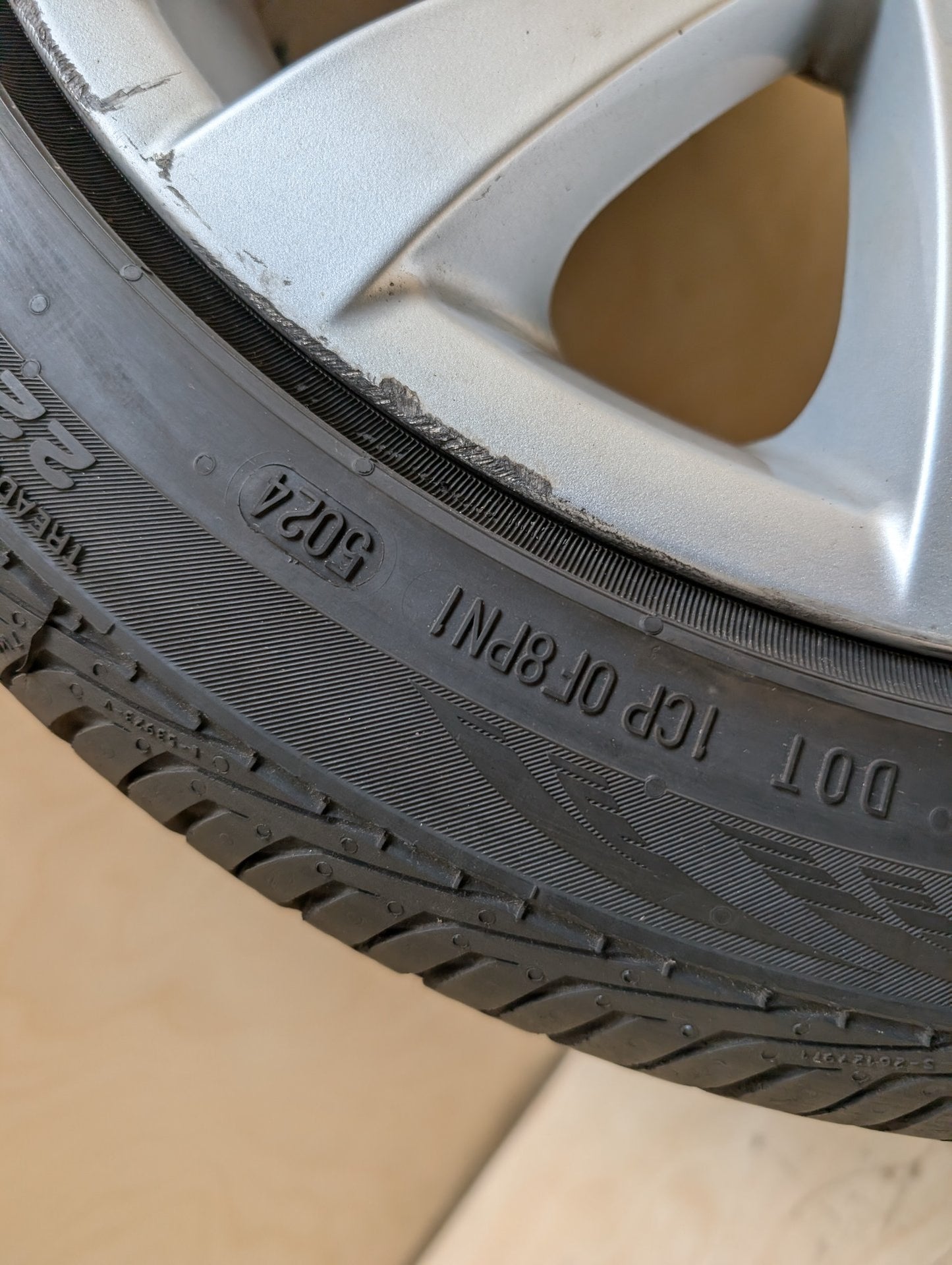 06-13 OEM BMW E90 E92 E93 328 335 Wheel Rim 17x8 ET34 V-Spoke Style 285