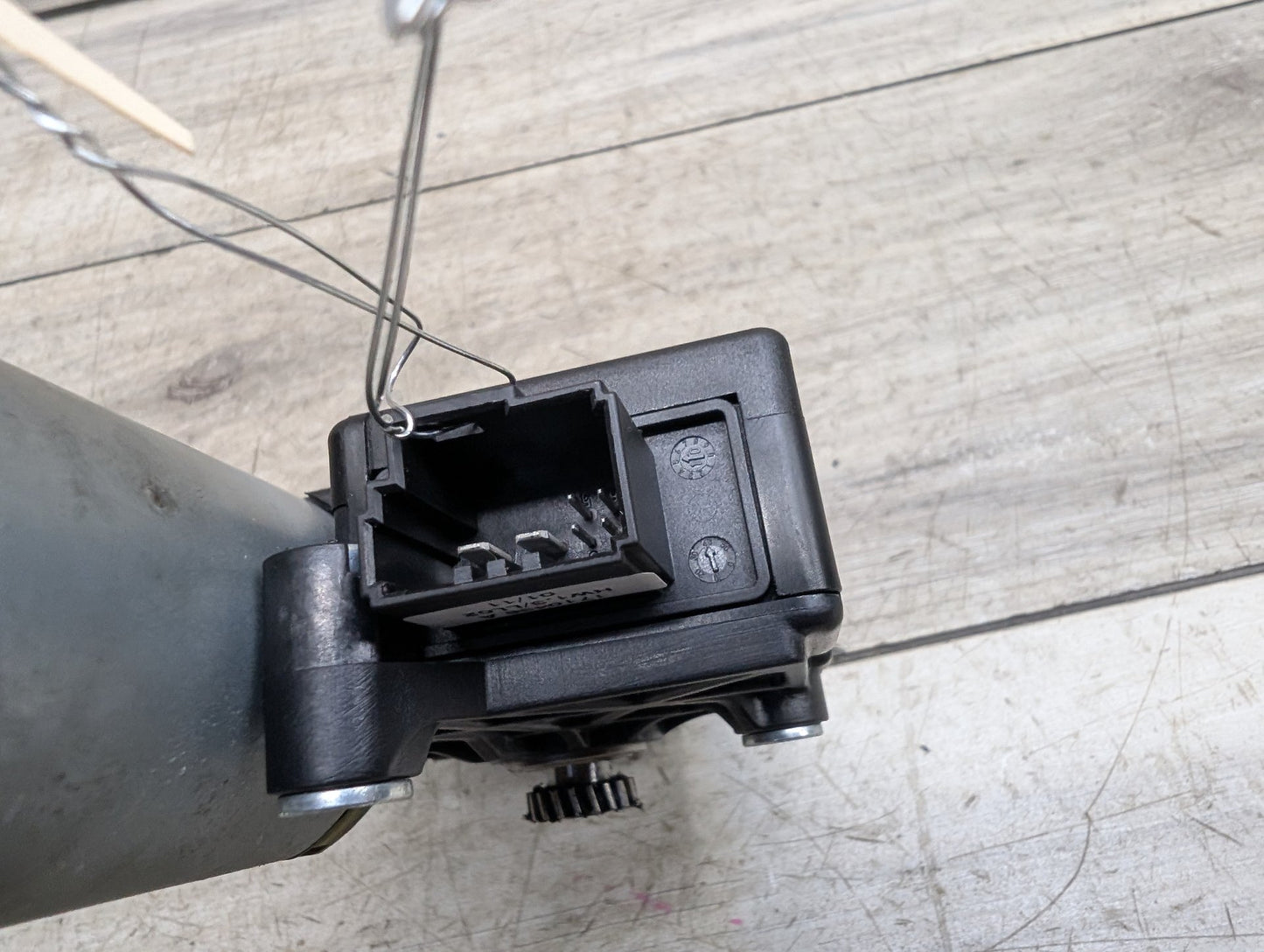 OEM BMW F02 F06 F10 F13 F16 F22 F30 F32 F36 F80 F82 Sunroof Glass Motor Drive