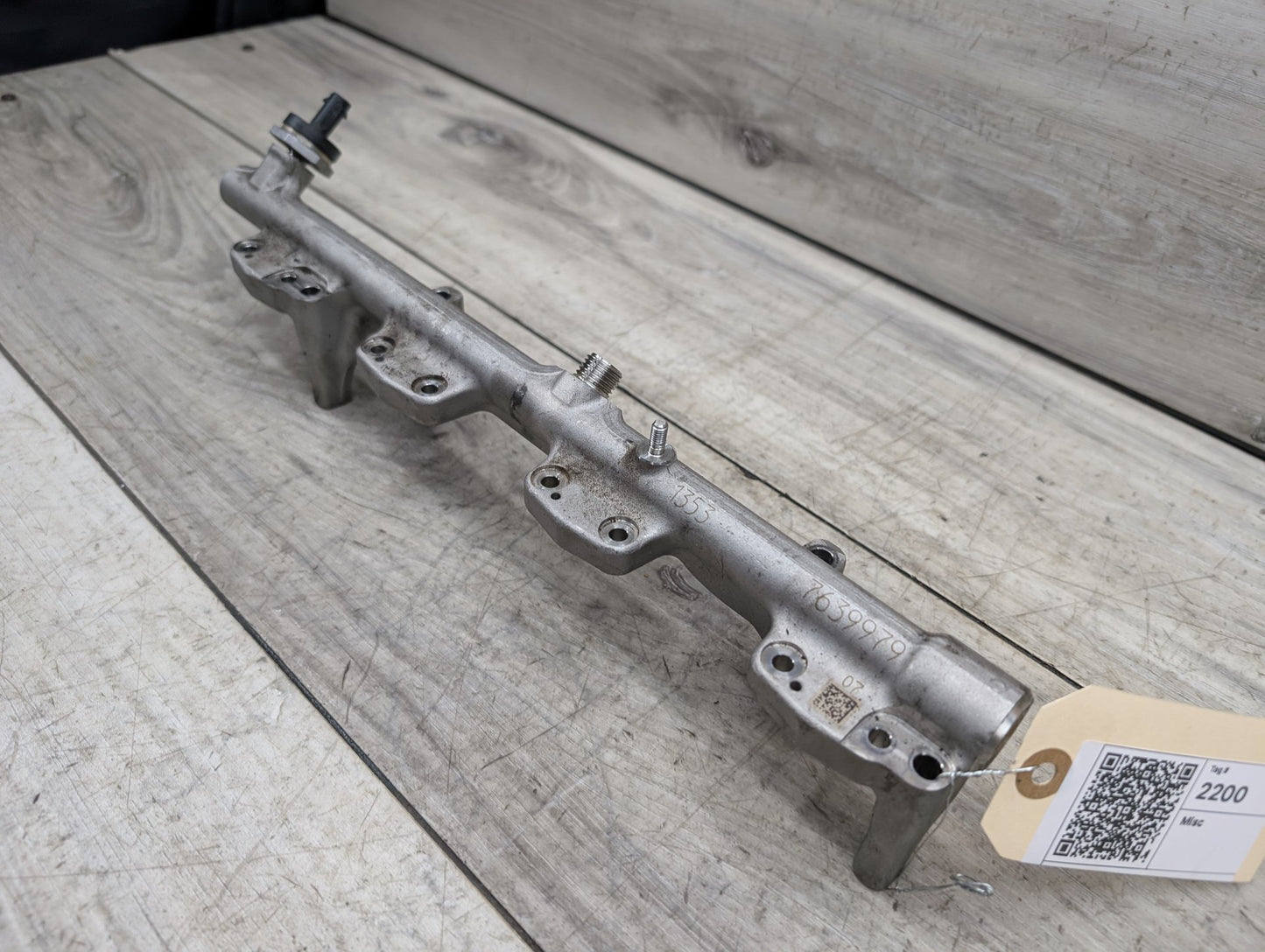2018 - 2024 BMW X3 G01 Engine Motor Fuel Injector Rail Line 7639979