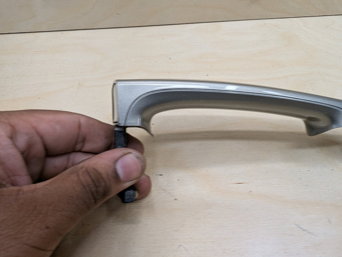 2007-2013 BMW 328i E93 Front Right Passenger Exterior Door Handle w/ Comfort Access 7202240