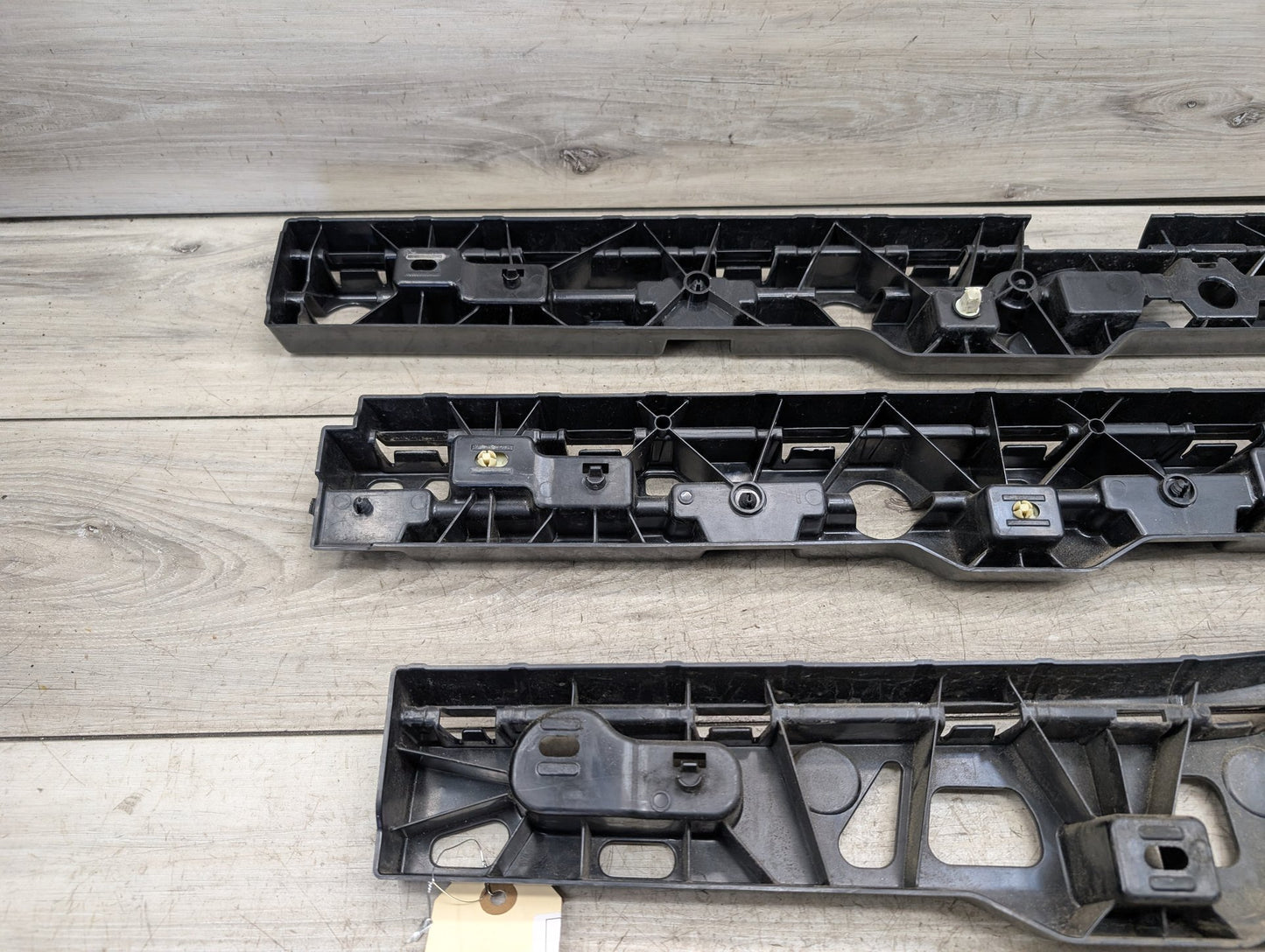 2017-2023 BMW 530i G30 Right Passenger Side Skirt Rocker Panel Brackets SET 7387348