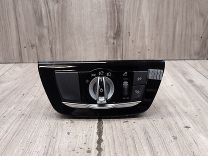 2017-2023 BMW M550i G30 Headlamp Switch 6841879 OEM