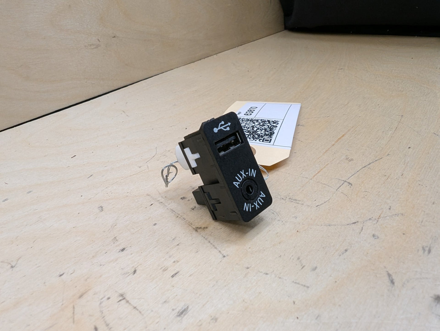 12-20 OEM BMW F22 F23 F30 F32 F33 F36 F48 F80 F82 F83 M3 M4 Aux Audio Input USB