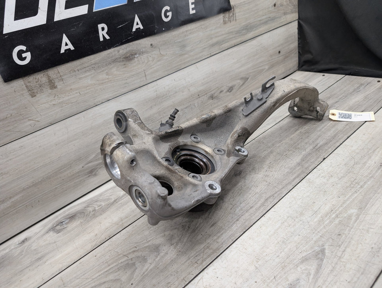 2008 - 2017 Audi S5 8T Front Right Passenger Spindle Knuckle w/ Bearing 4G0407242D