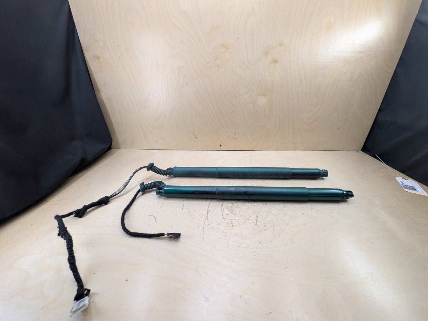 OEM BMW F16 F86 X6 Rear Left Right Trunk Liftgate Shock Hatch Strut Supports
