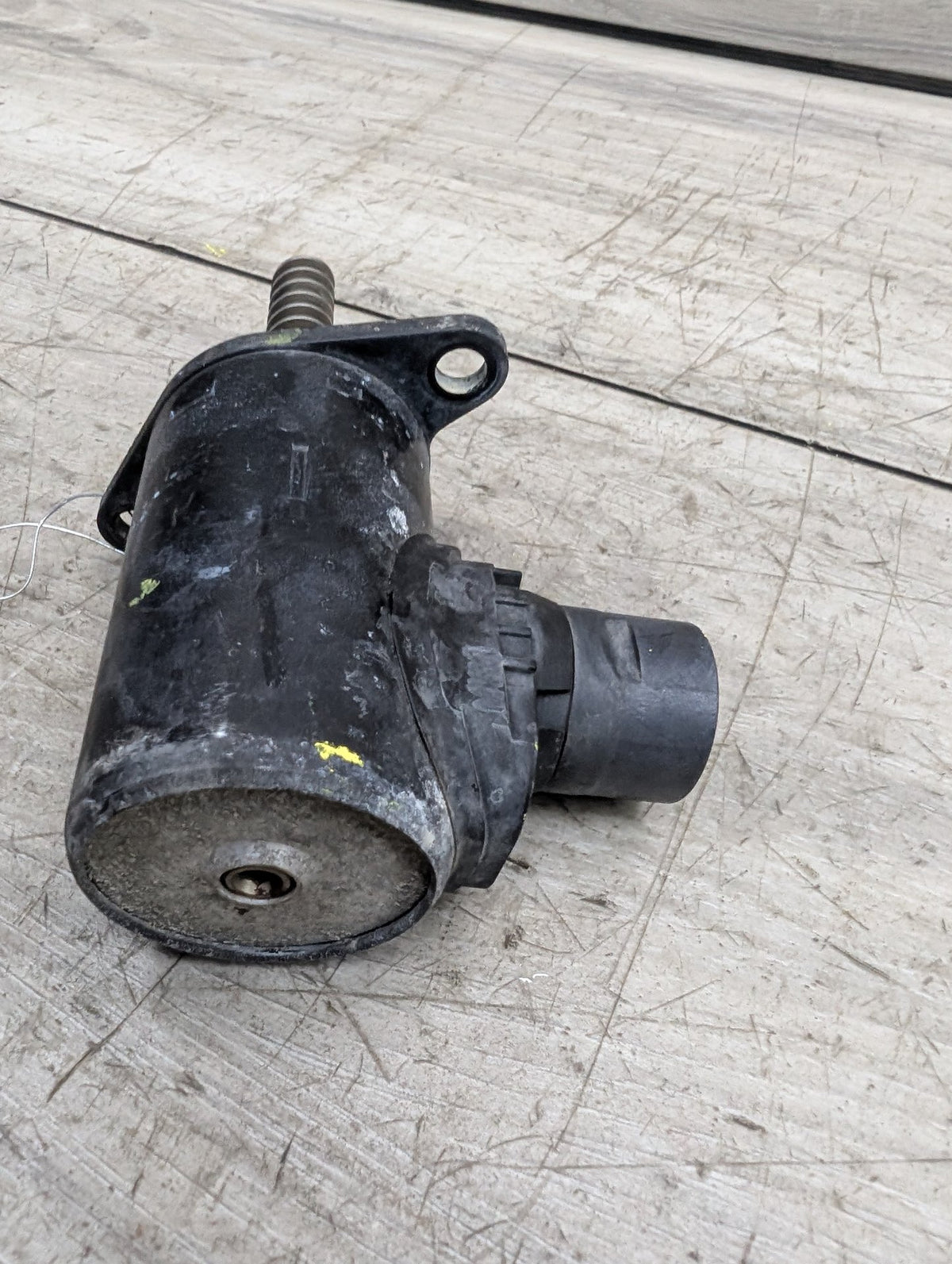 2016- 2019 BMW G12 750I N63 4.4L CAMSHAFT VARIABLE TIMING SOLENOID OEM 7631574