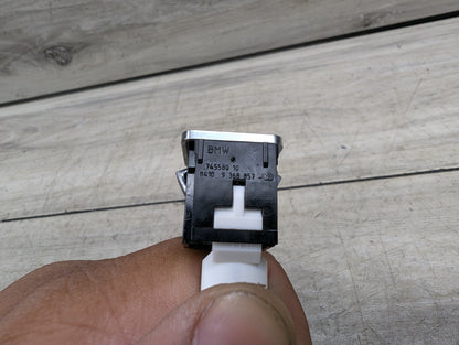 2016-2022 BMW 750Li G12 AUX/ USB Charger Port Socket 9368857 OEM