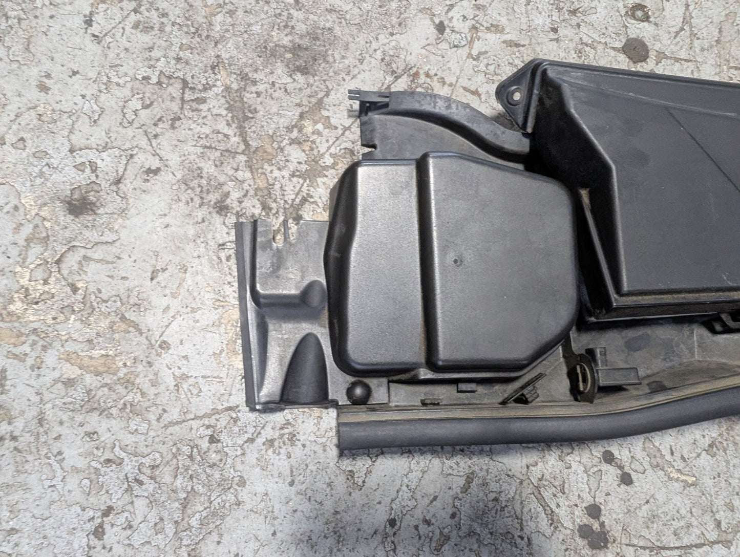 06-13 OEM BMW E90 E92 E93 328 335 Cabin Air Filter Cowl Housing Lower Upper SET