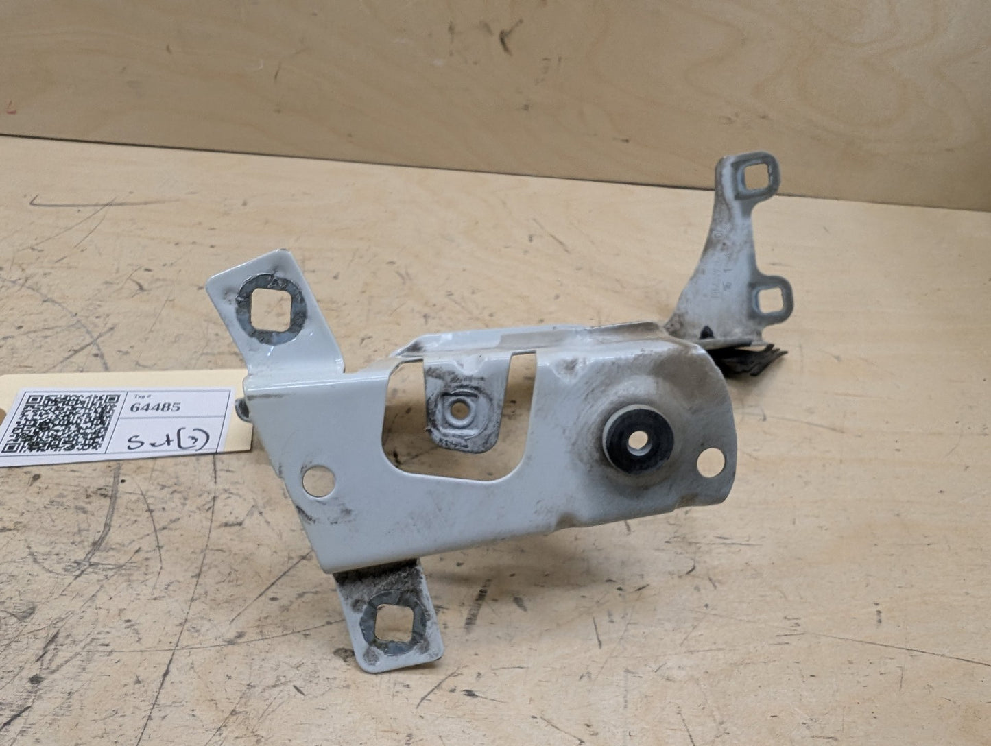 2016-2022 BMW 750i G12 Front Right Passenger Fender Brackets SET 7347426