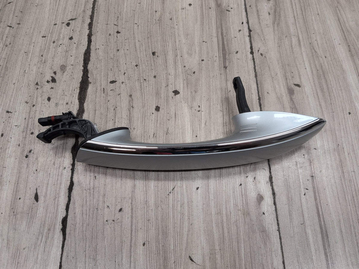 2016-2019 BMW 740Li G12 Rear Left Door Handle w/ Comfort Access 7411033 OEM