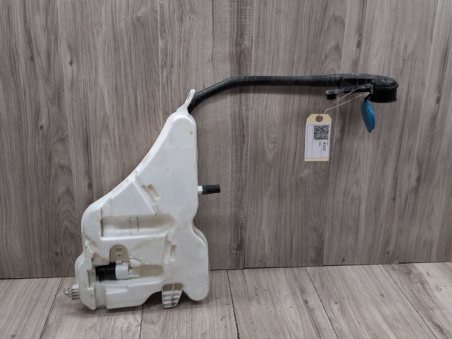 OEM BMW G20 G22 330 M340 430 M440 Windshield Wipe Washer Bottle Tank Reservoir