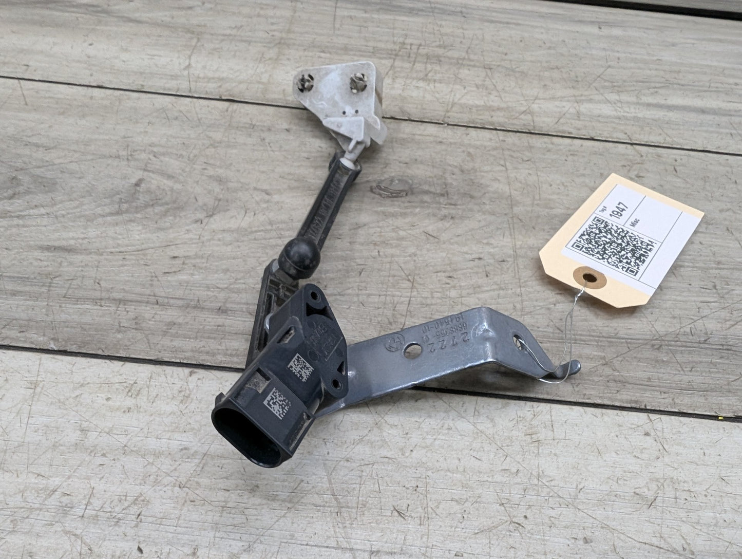 2021-2026 BMW 430i G22 Headlight Leveling Level Sensor 2959574