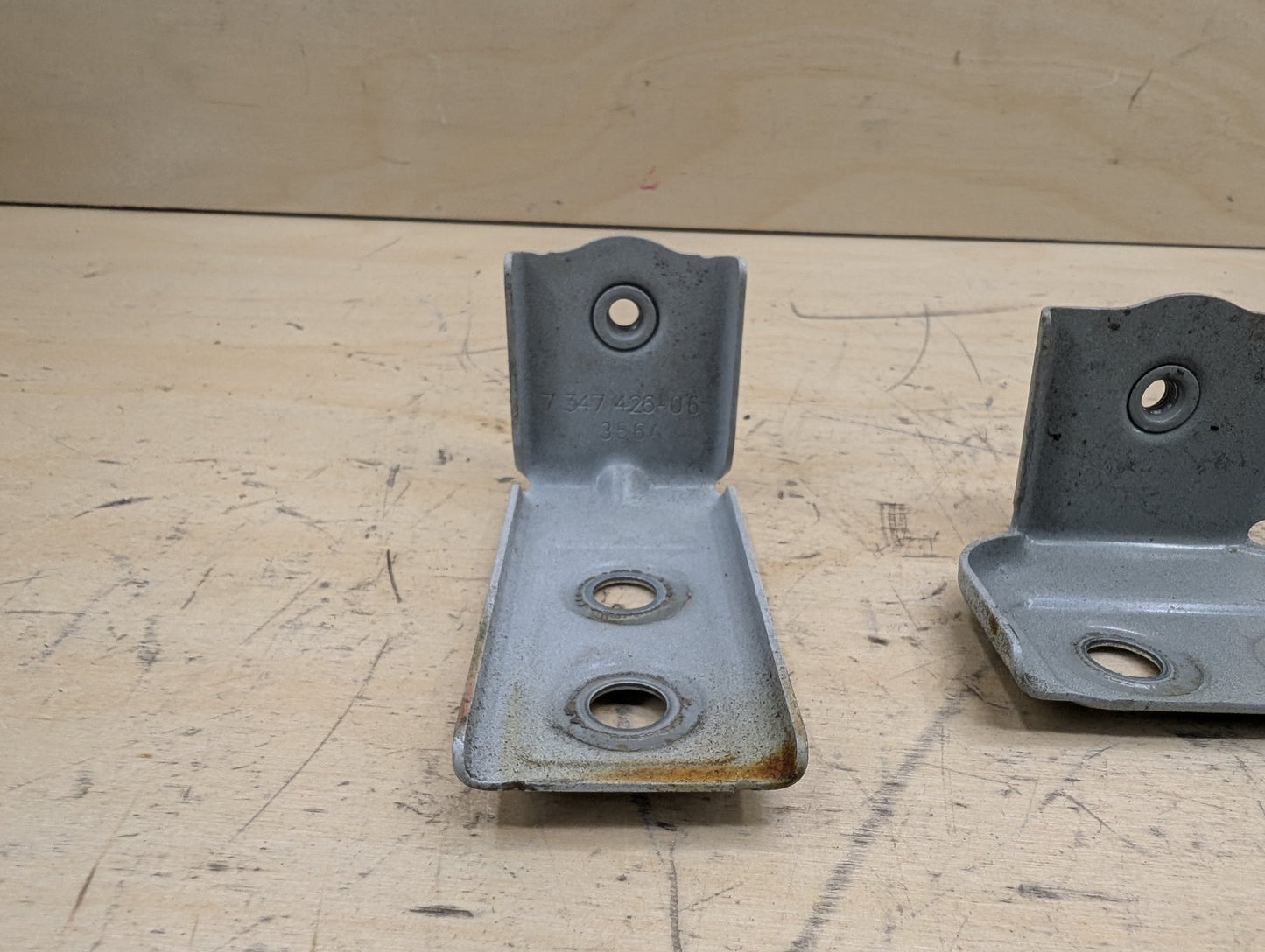 2016-2022 BMW 750i G12 Front Right Passenger Fender Brackets SET 7347426