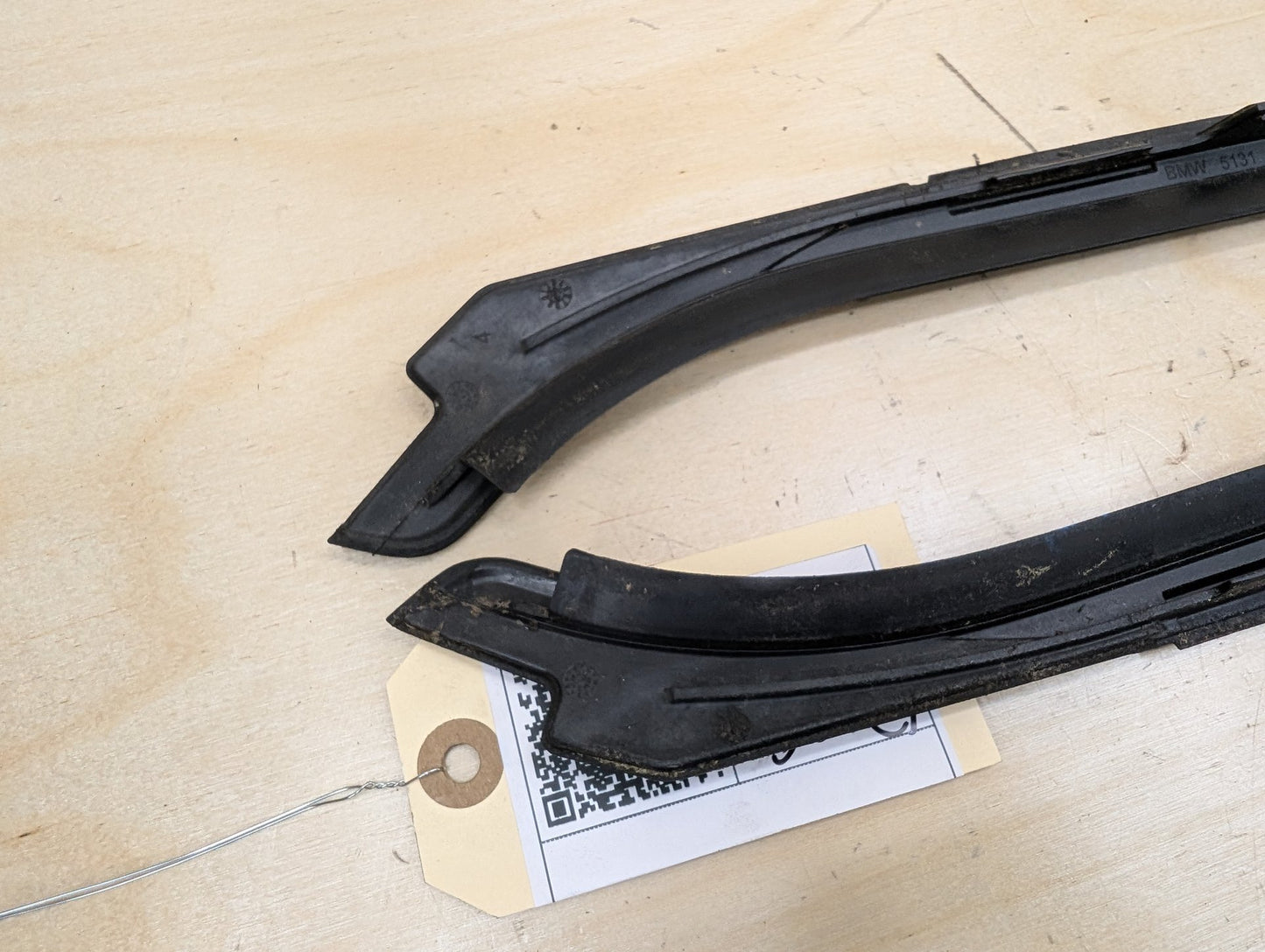 2012-2018 BMW 328i F30 Front Left Right Side Windshield Drip Trim Molding SET 7258187