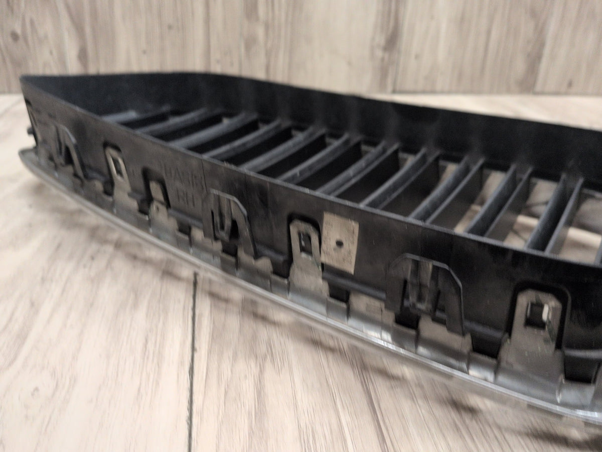 2011-2016 BMW M5 F10 Front Right Passenger Upper Bumper Cover Kidney Grille OEM