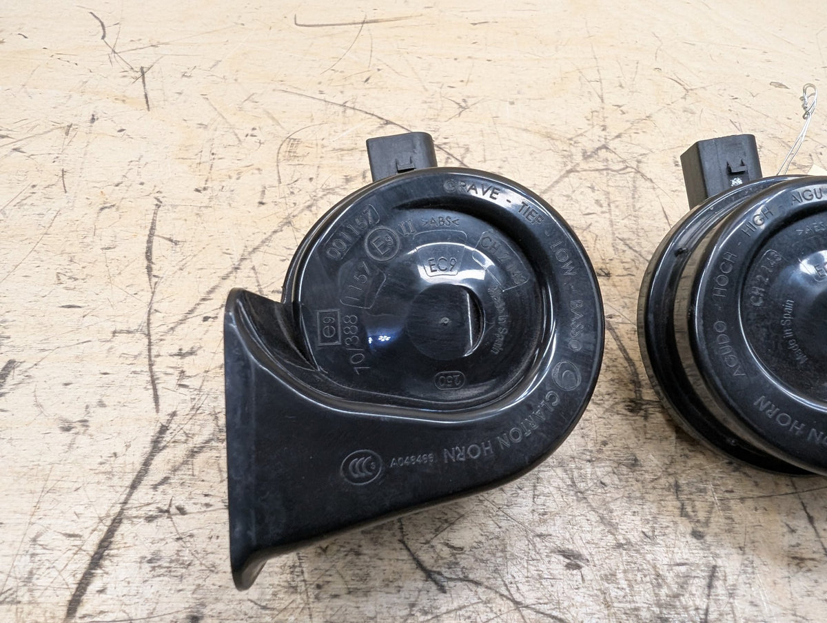 2019-2026 BMW X5 G05 Alarm Horns SET 7342945 OEM