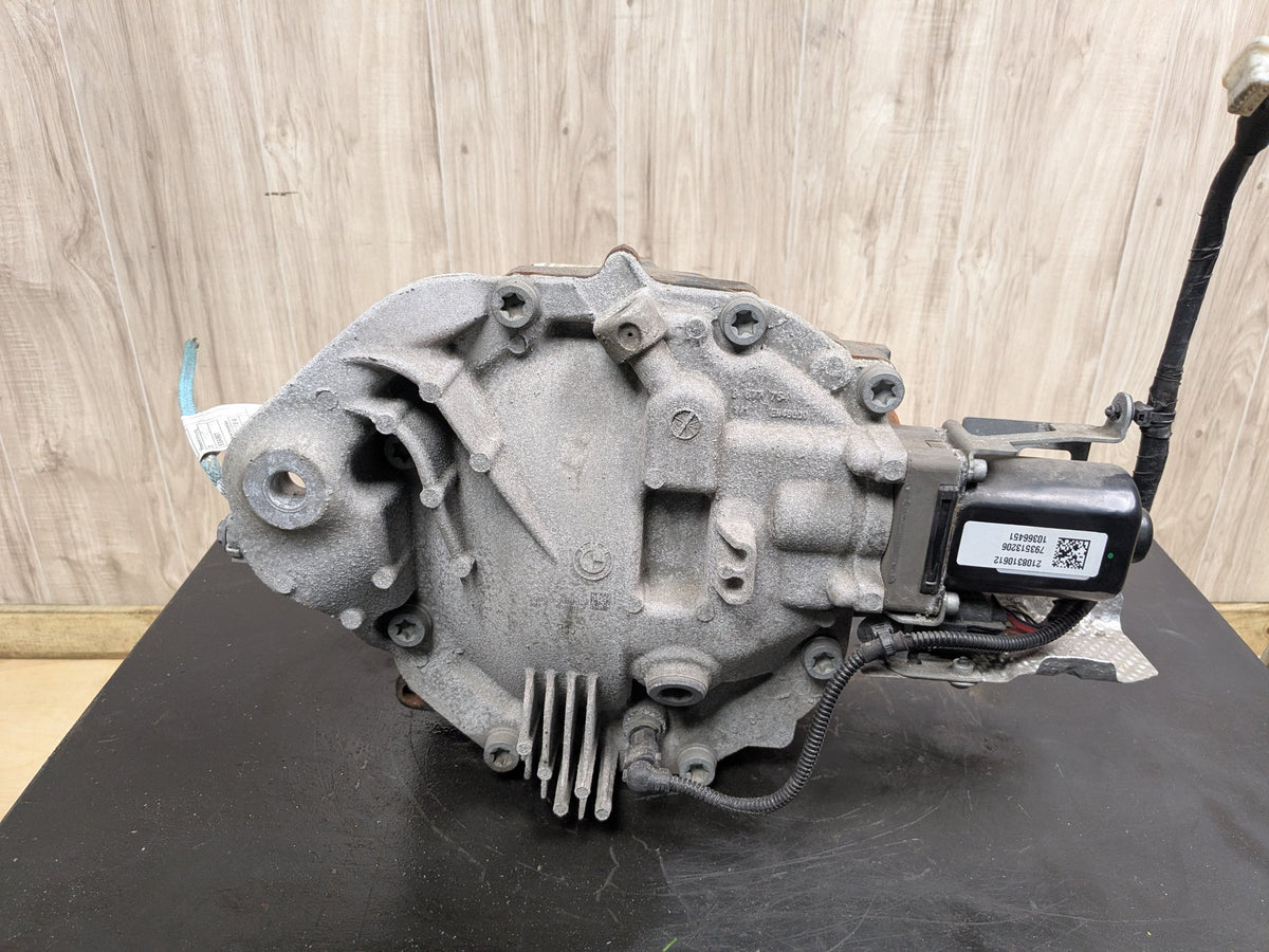 OEM BMW G20 G22 G23 G42 330 M340 Rear Differential Axle Gearbox Carrier 2.81